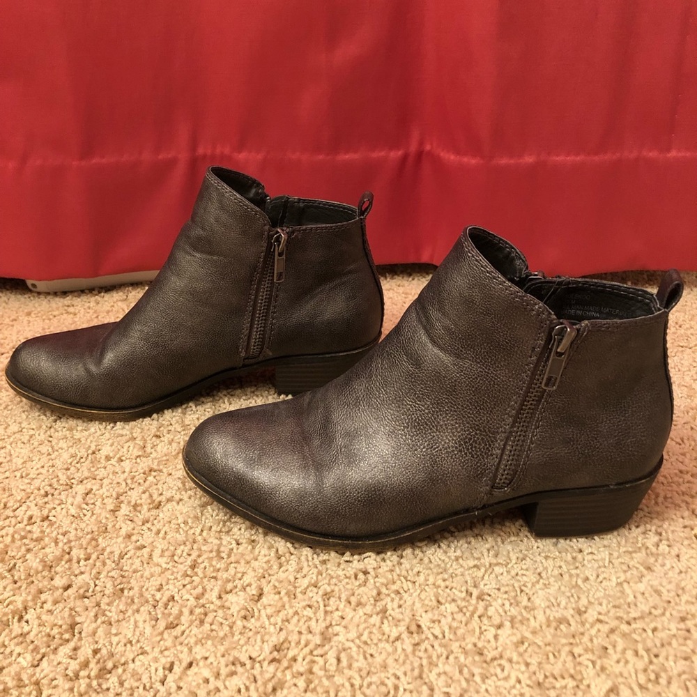 Madden girl gray/silver booties